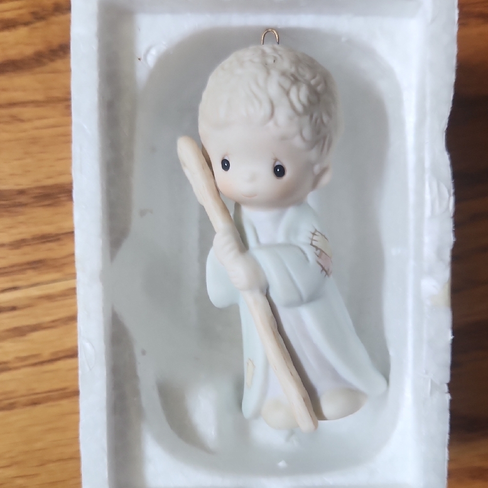 Precious Moments Shepherd Boy Figurine - White and Tan